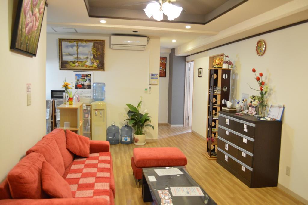 Guest House Fukutomi - Female Only Naha Zewnętrze zdjęcie
